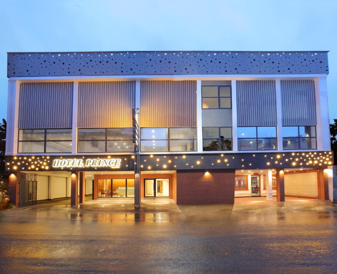 Hotel Prince Kāladi Exterior photo